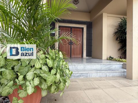 Casa en venta en Santa Cecilia, Guayaquil