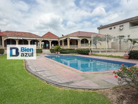 Casa en venta en Santa Cecilia, Guayaquil